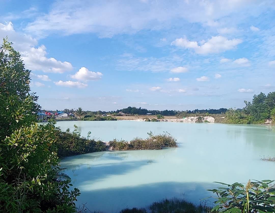 Danau Biru