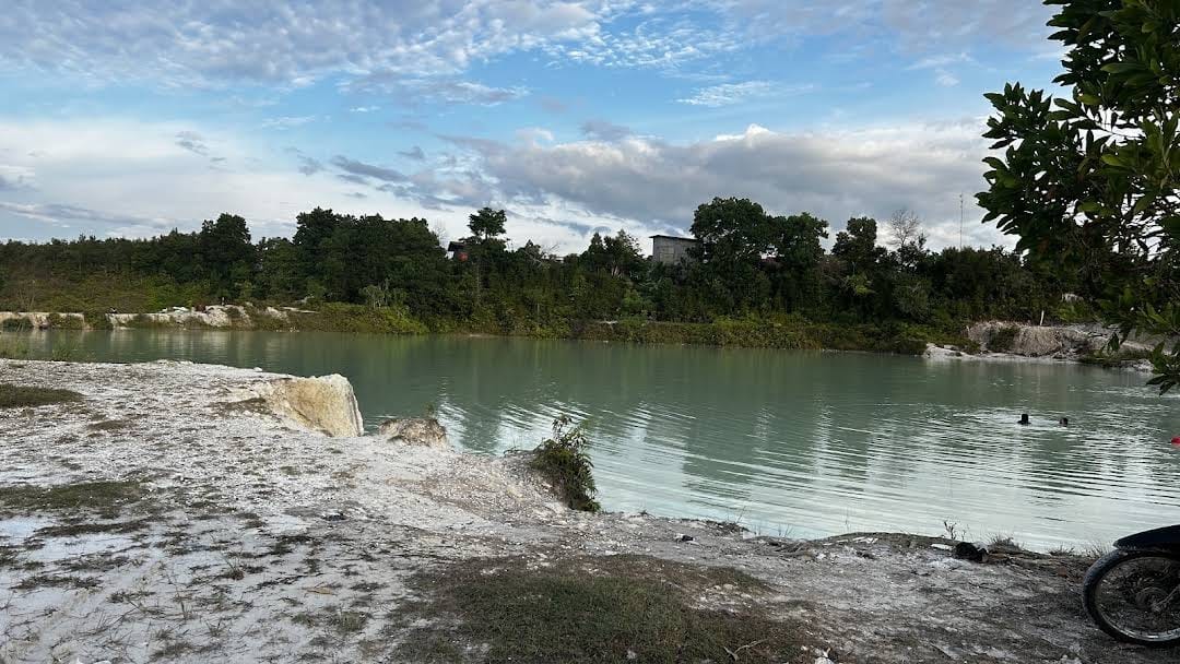 Danau Biru